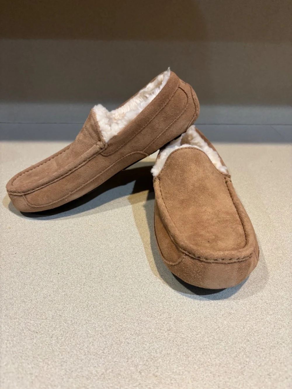 NWT MENS UGG ASCOT CHESTNUT SUEDE SLIPPERS SZ 9